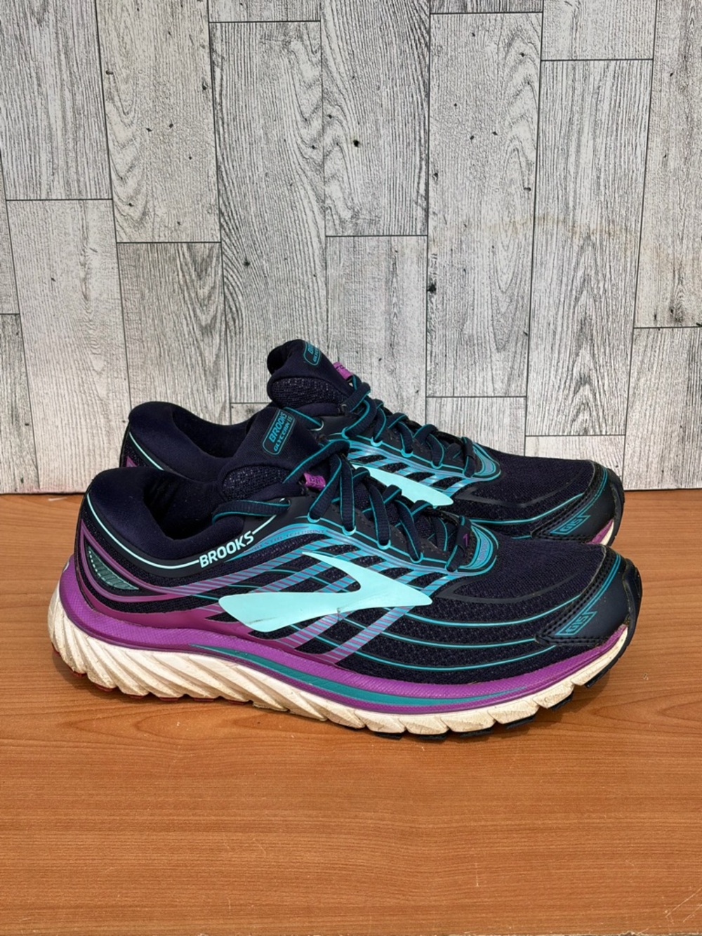 Brookes Glycerin 15 Running sneakers Women’s 7 Navy/Purple